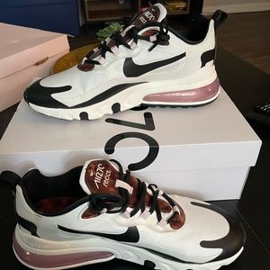 W Air Max 270 React